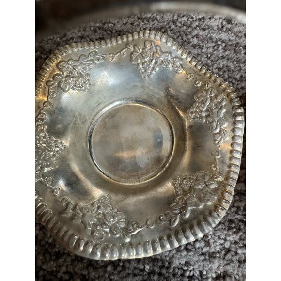 Vintage Silver Plated Candy Dishes (2) in box. - Picture 4 of 5